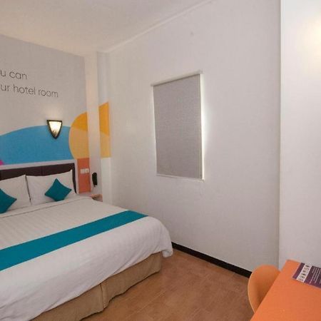 Oriza Hotel Surabaya Kültér fotó